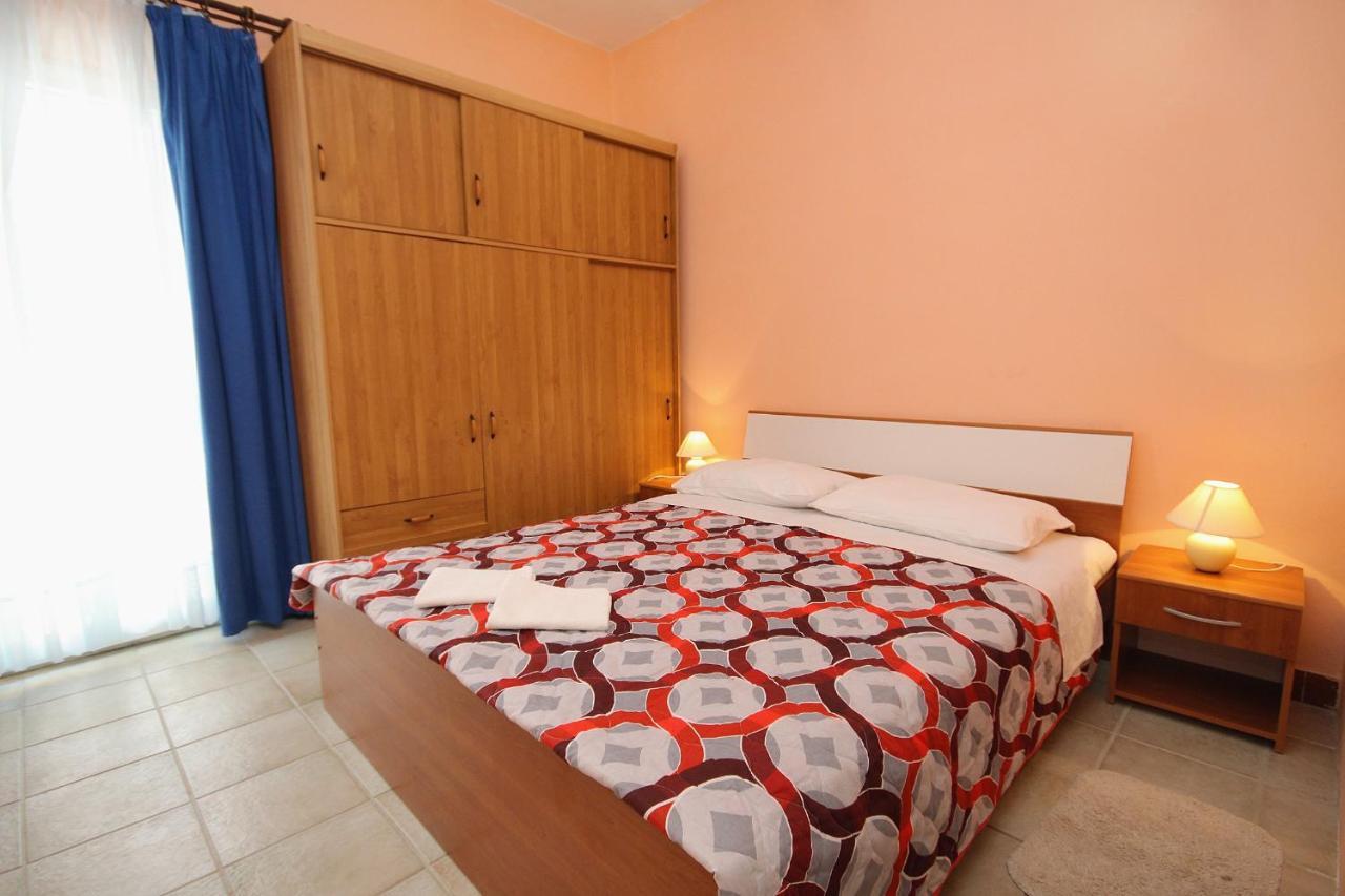 Family Friendly Seaside Apartments Vlasici, Pag - 4319 Ngoại thất bức ảnh
