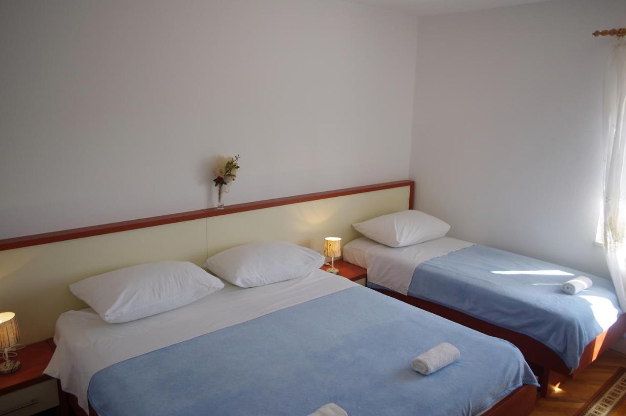 Family Friendly Seaside Apartments Vlasici, Pag - 4319 Ngoại thất bức ảnh