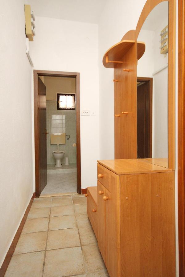 Family Friendly Seaside Apartments Vlasici, Pag - 4319 Ngoại thất bức ảnh