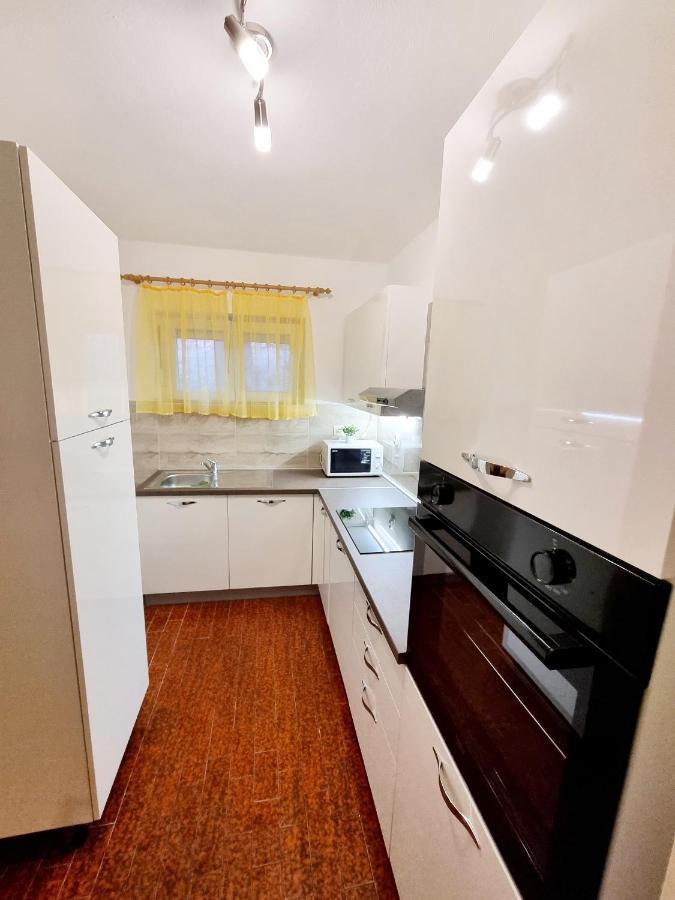 Family Friendly Seaside Apartments Vlasici, Pag - 4319 Ngoại thất bức ảnh